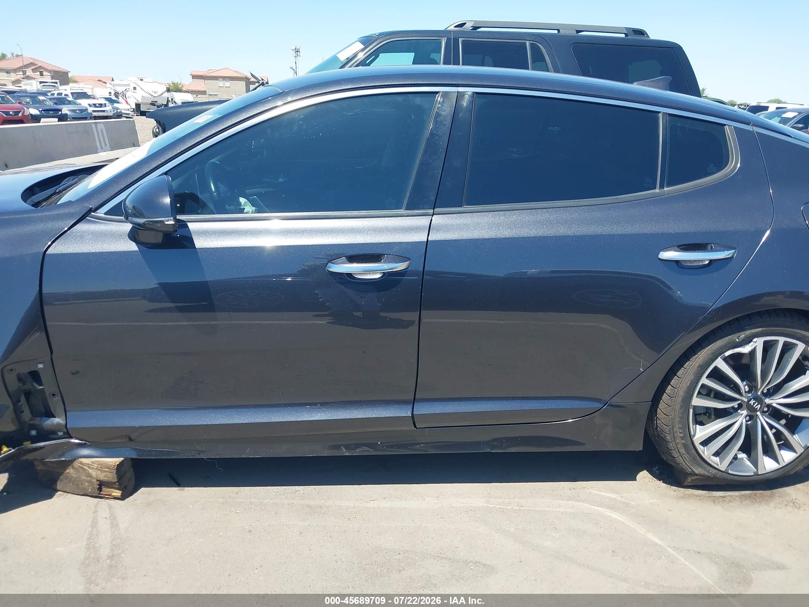 2019 KIA STINGER Base