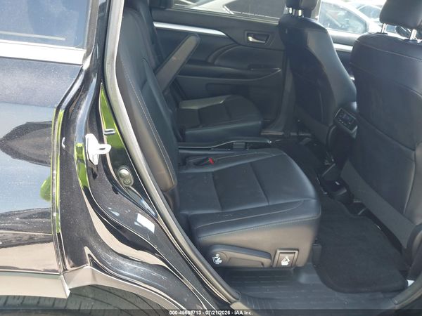 2017 TOYOTA HIGHLANDER XLE