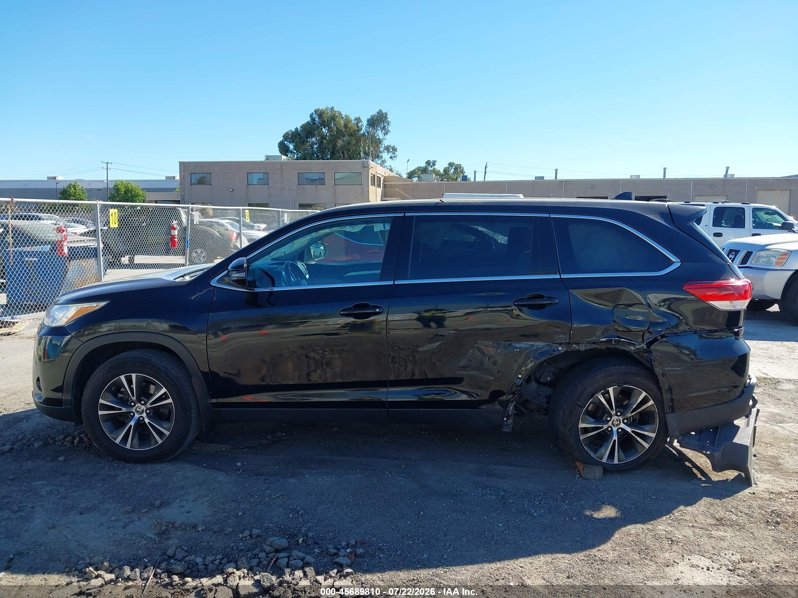 2019 TOYOTA HIGHLANDER LE PLUS