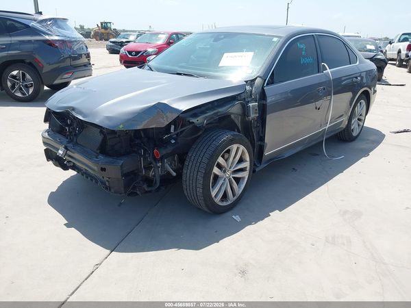 2018 VOLKSWAGEN PASSAT — I2