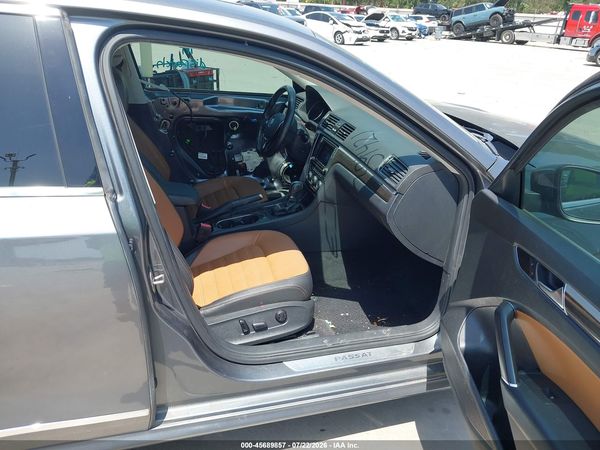 2018 VOLKSWAGEN PASSAT 2.0T SEL PREMIUM — I5
