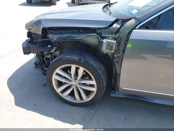 2018 VOLKSWAGEN PASSAT 2.0T SEL PREMIUM — I6