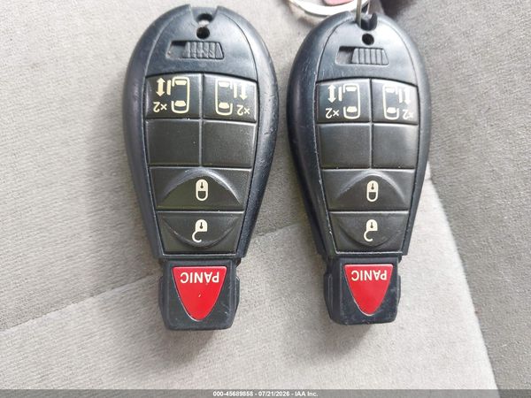 2012 DODGE GRAND CARAVAN CREW — I11