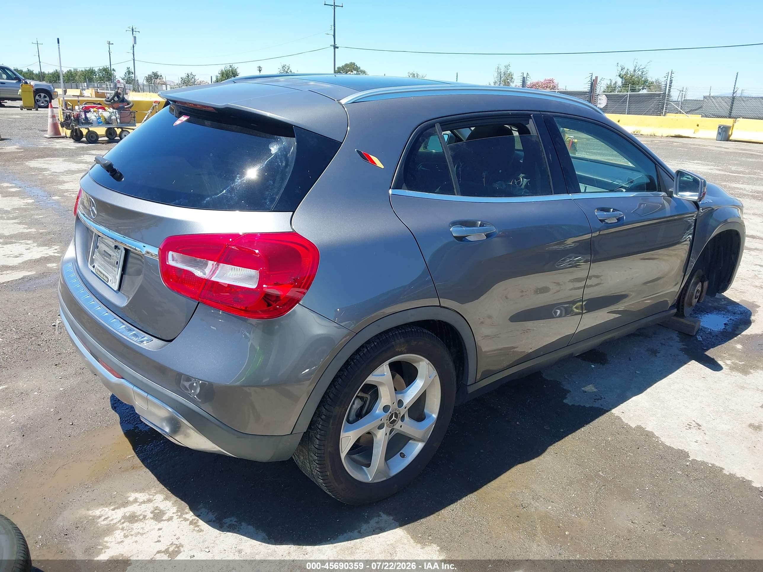 2020 MERCEDES-BENZ GLA 250 GLA250-4M
