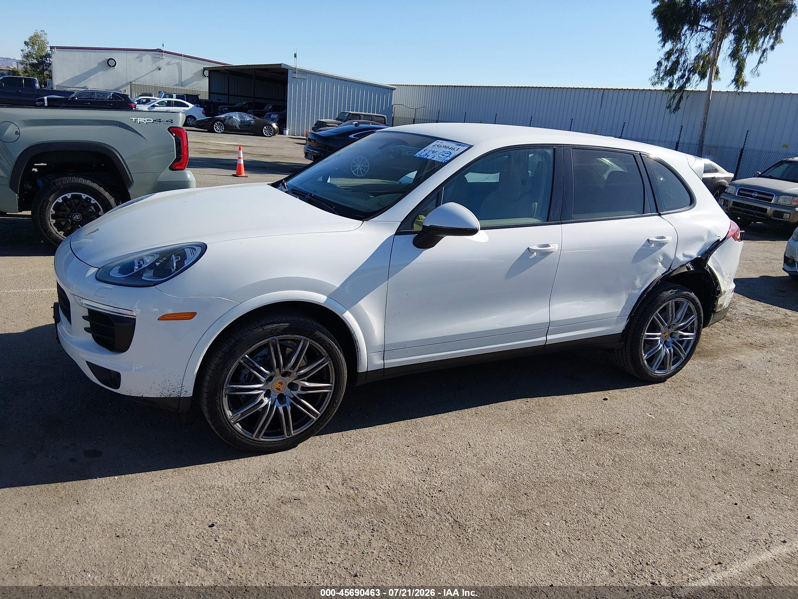 2017 PORSCHE CAYENNE PLATINUM EDITION