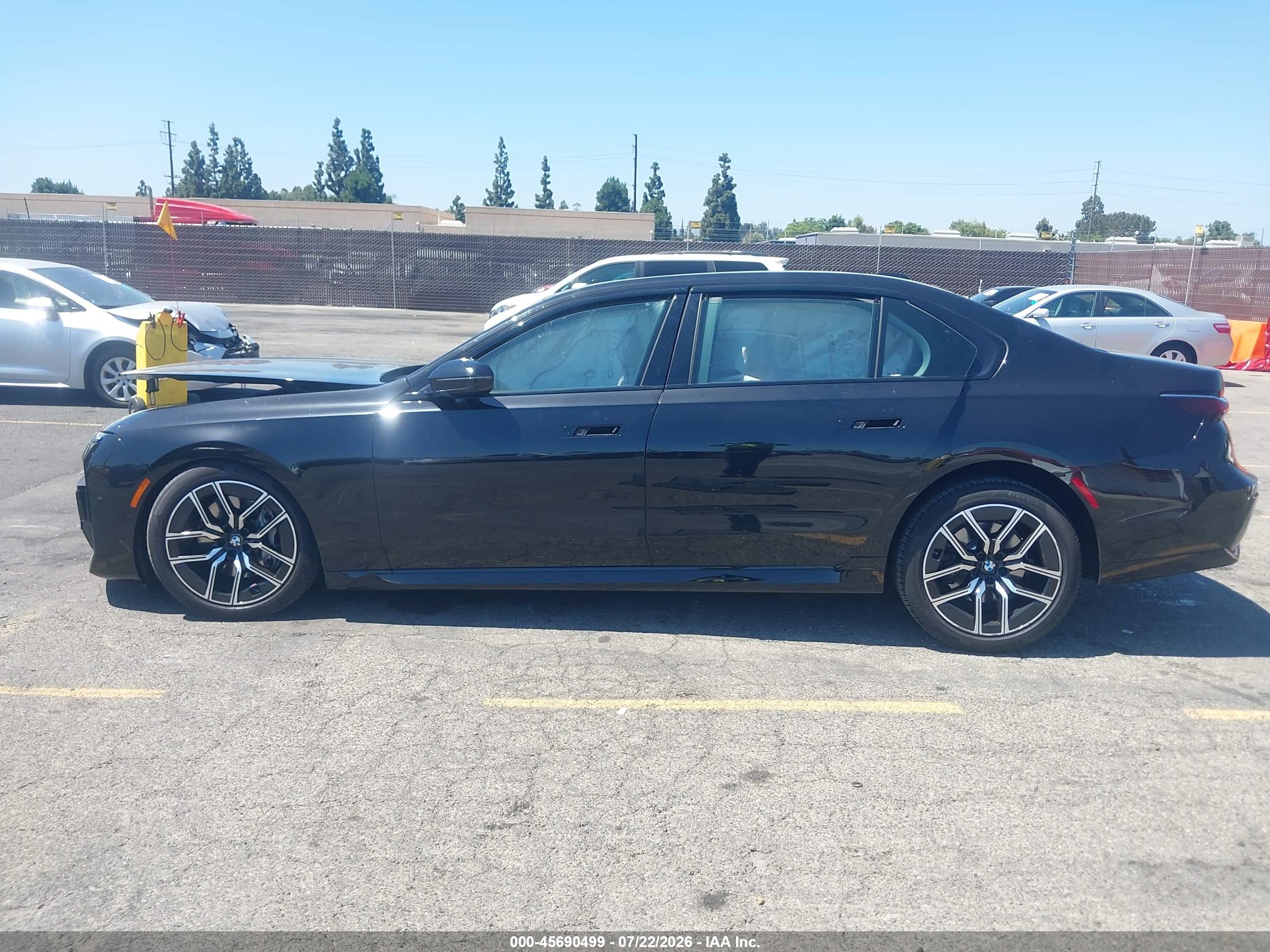 2025 BMW 740I