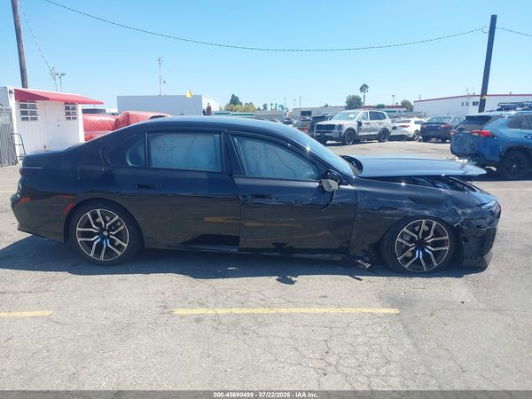 2025 BMW 740I
