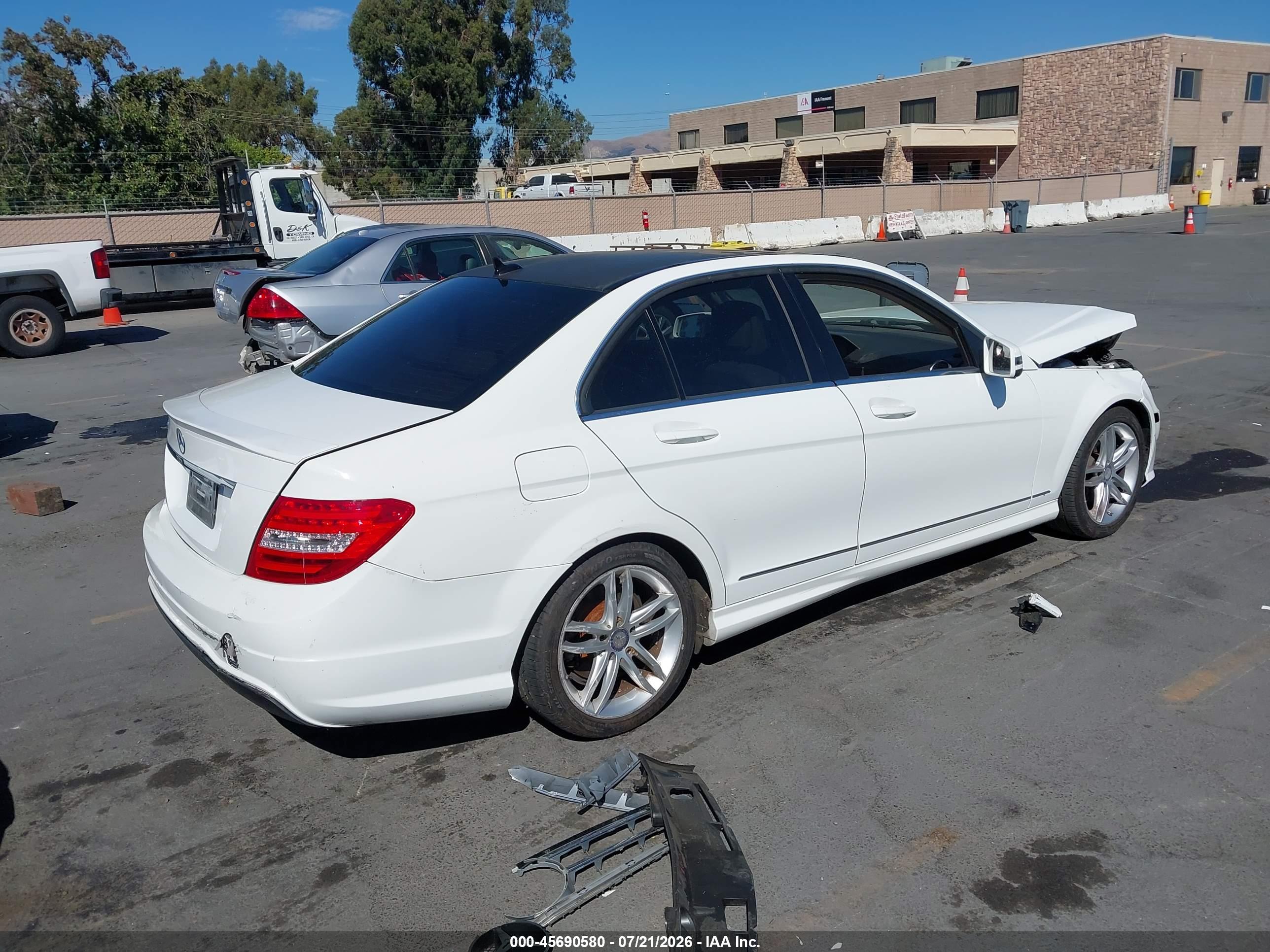 2013 MERCEDES-BENZ C 250 SPORT