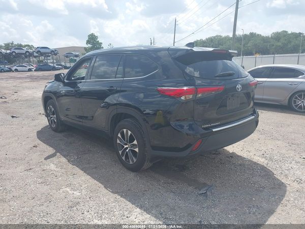 2021 TOYOTA HIGHLANDER XLE