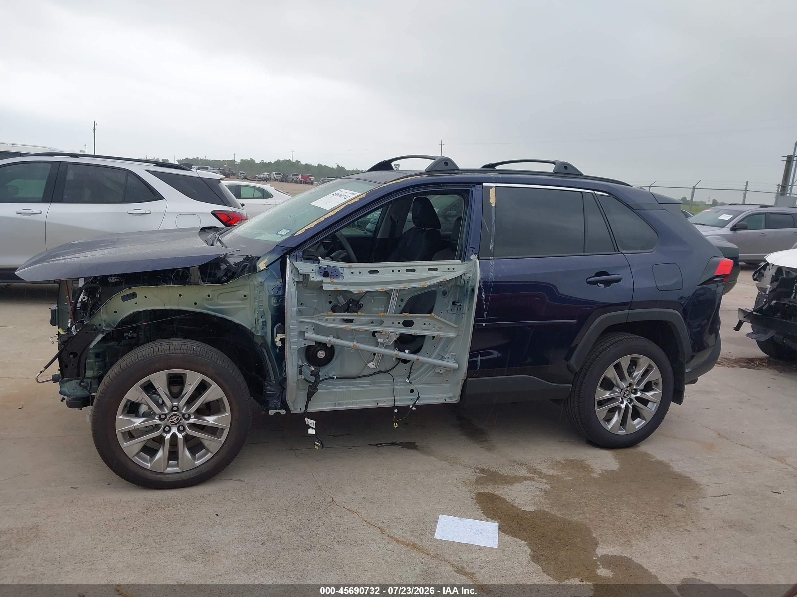 2025 TOYOTA RAV4 XLE PREMIUM