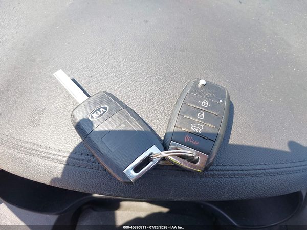 2017 KIA SORENTO 2.4L LX