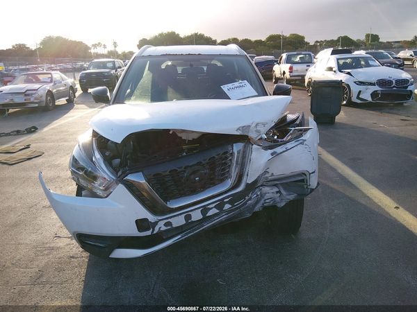 2018 NISSAN KICKS SR