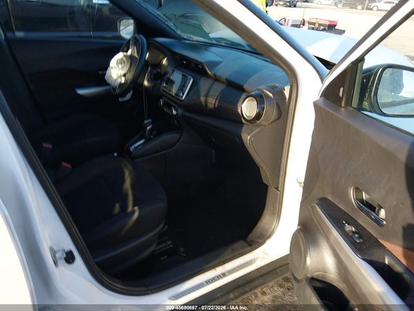 2018 NISSAN KICKS SR
