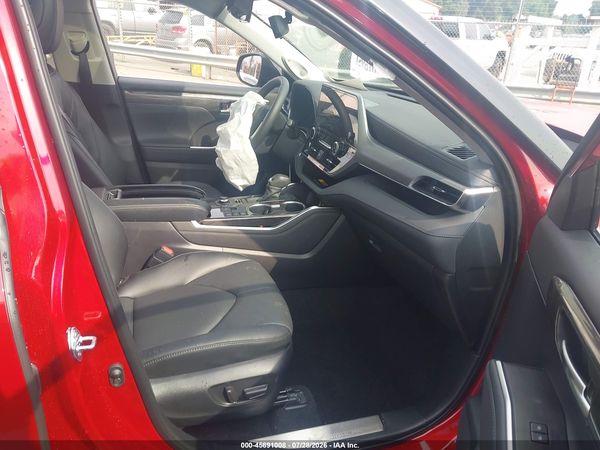 2026 TOYOTA HIGHLANDER PLATINUM