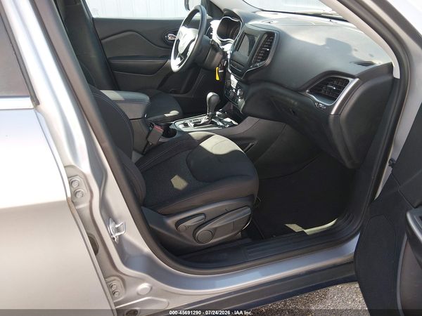 2019 JEEP CHEROKEE LATITUDE 4X4