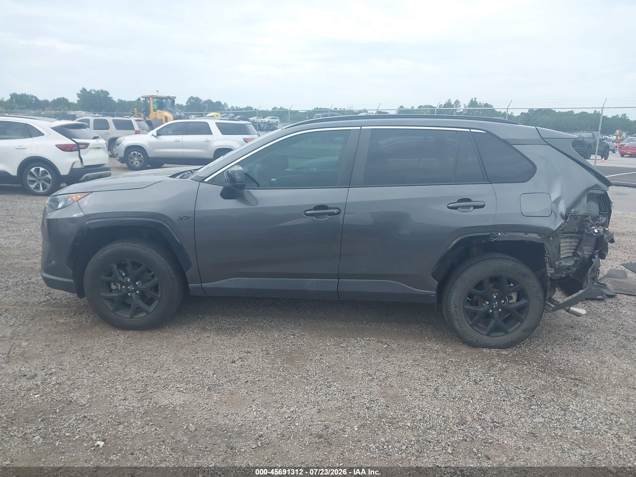 2021 TOYOTA RAV4 LE