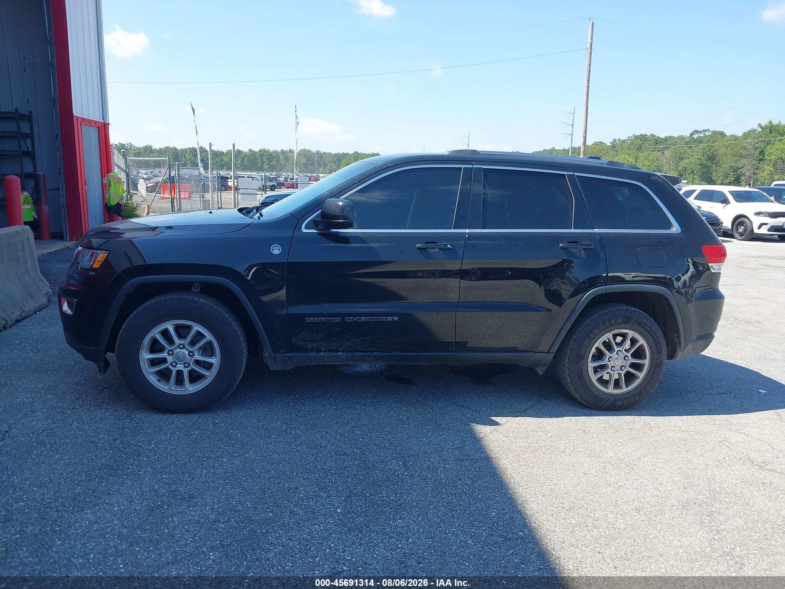 2019 JEEP GRAND CHEROKEE LAREDO E 4X4