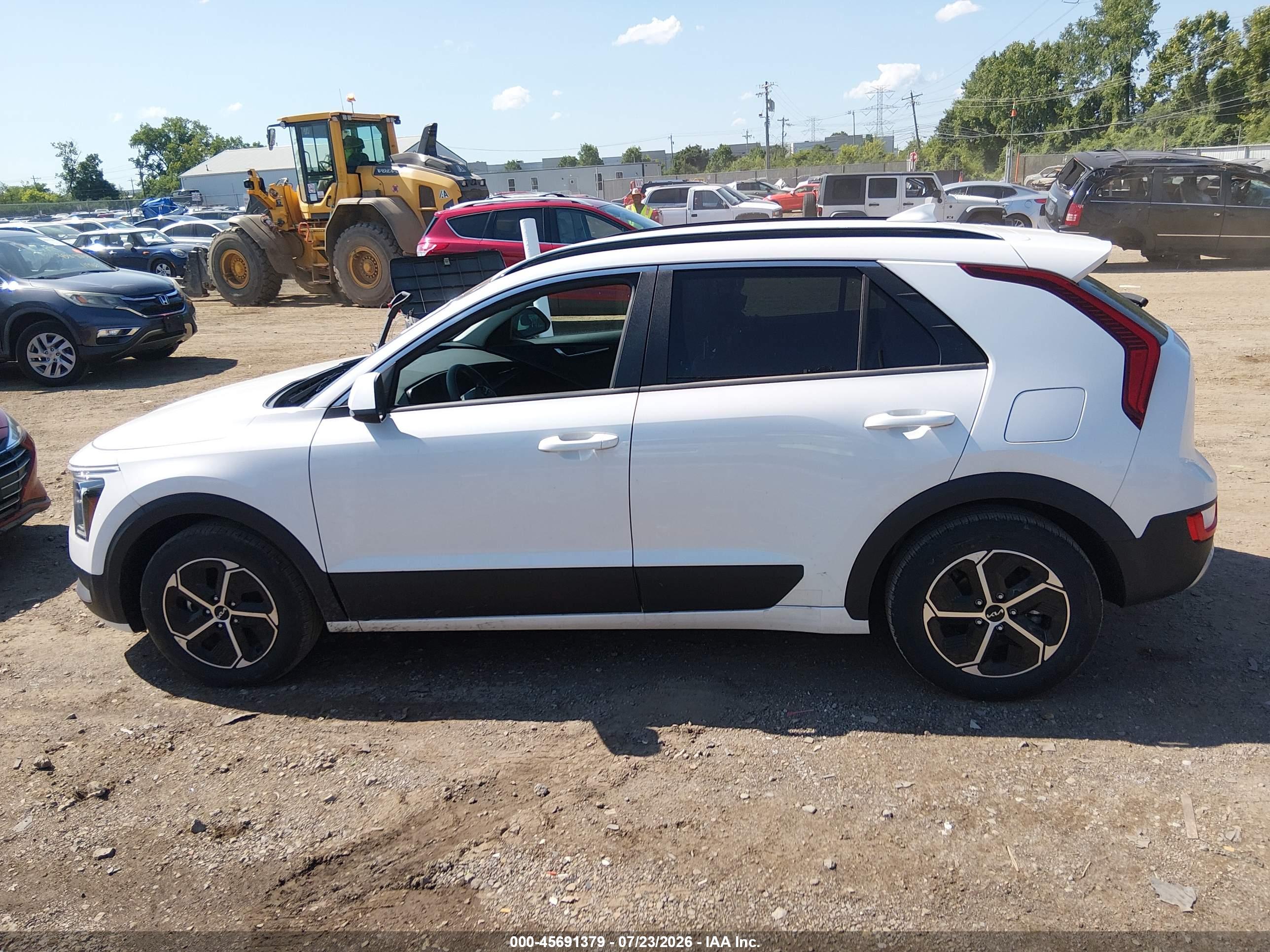 2024 KIA NIRO LX