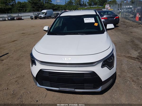 2024 KIA NIRO LX