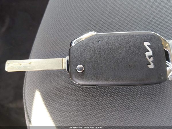2024 KIA NIRO LX