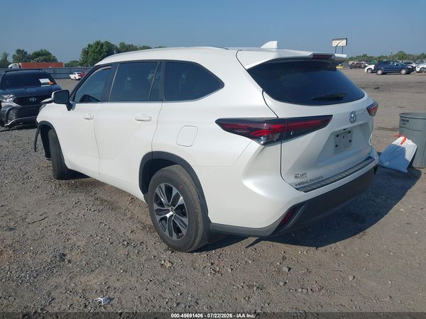 2024 TOYOTA HIGHLANDER XLE