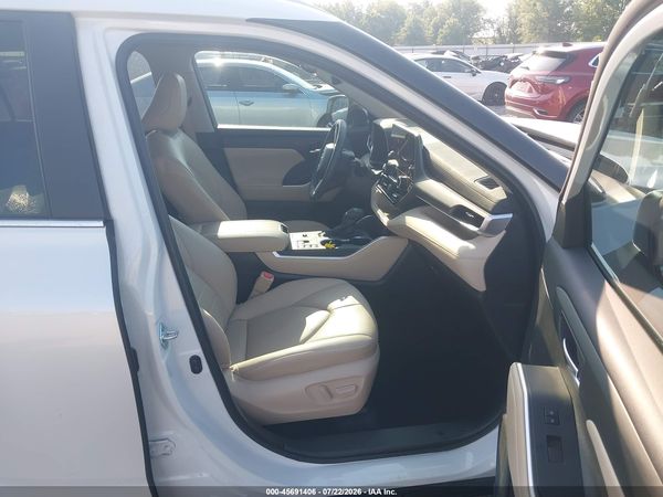 2024 TOYOTA HIGHLANDER XLE