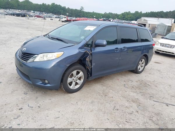 2014 TOYOTA SIENNA LE V6 8 PASSENGER