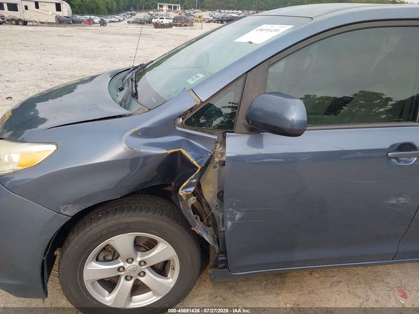 2014 TOYOTA SIENNA LE V6 8 PASSENGER