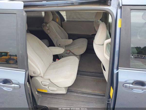 2014 TOYOTA SIENNA LE V6 8 PASSENGER