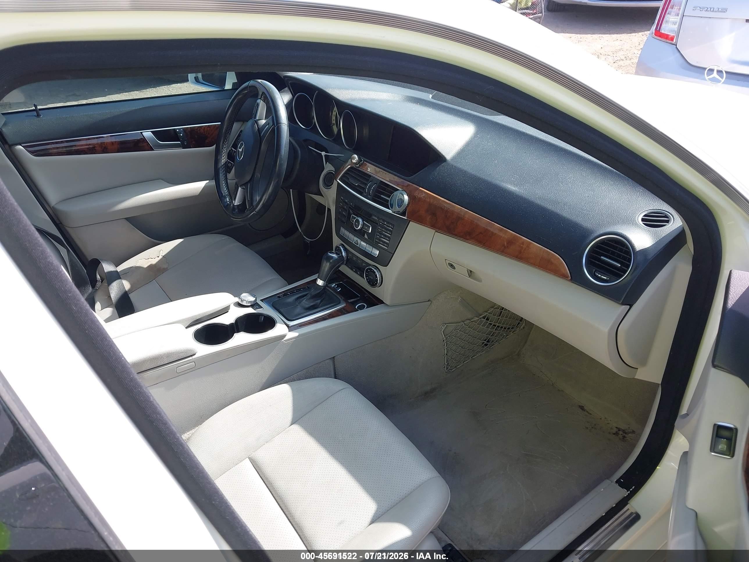 2012 MERCEDES-BENZ C 250 LUXURY