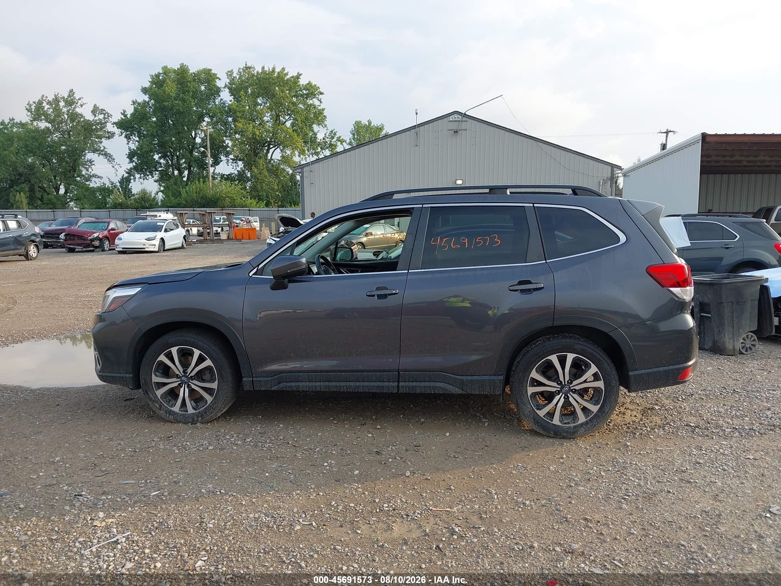 2021 SUBARU FORESTER LIMITED