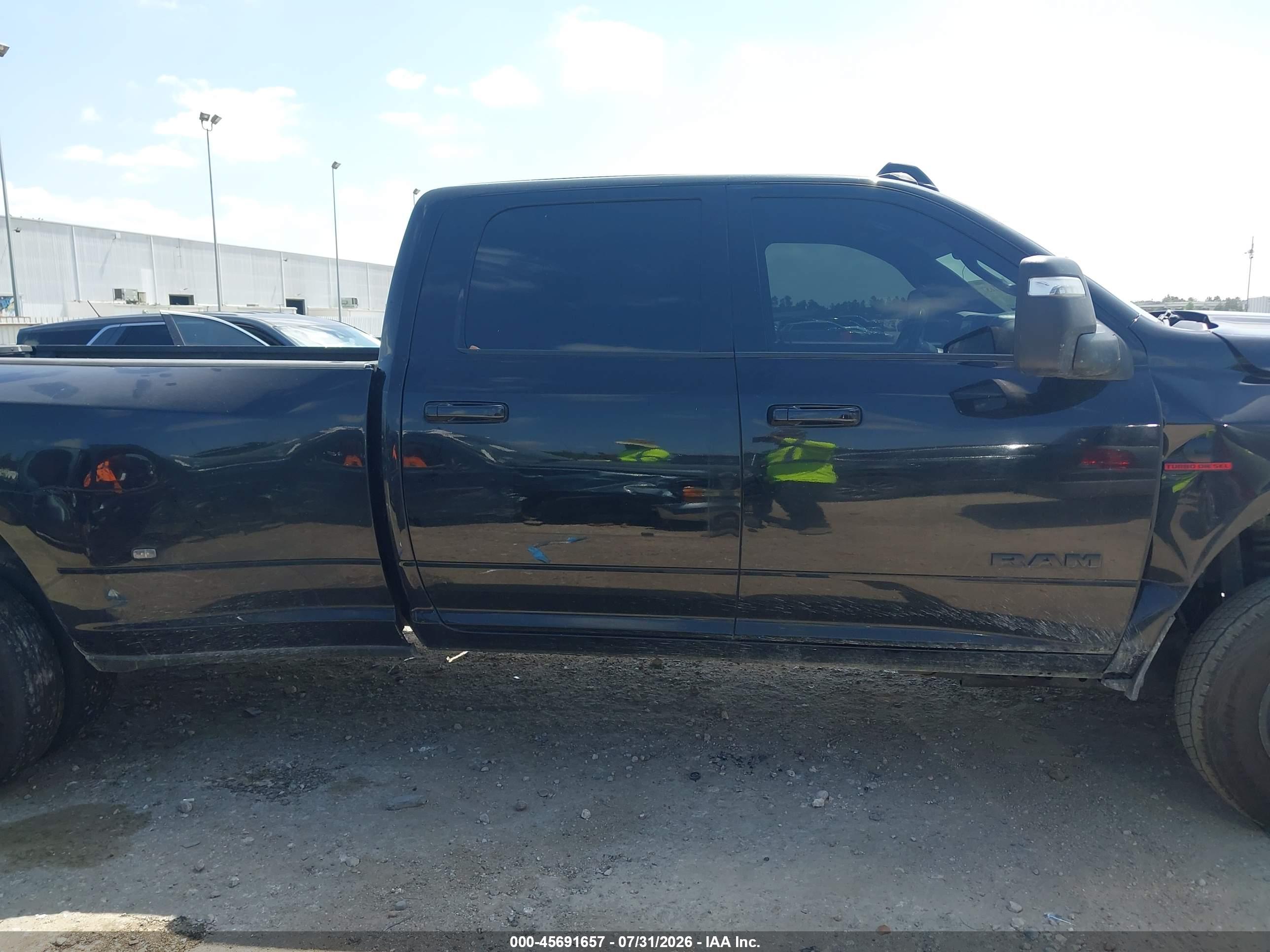 2023 RAM 3500 BIG HORN CREW CAB 4X4