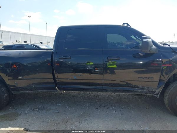 2023 RAM 3500 BIG HORN CREW CAB 4X4