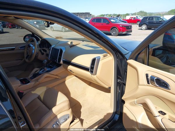 2017 PORSCHE CAYENNE PLATINUM EDITION