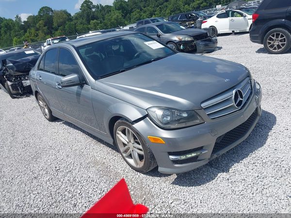 2013 MERCEDES-BENZ C 250 SPORT