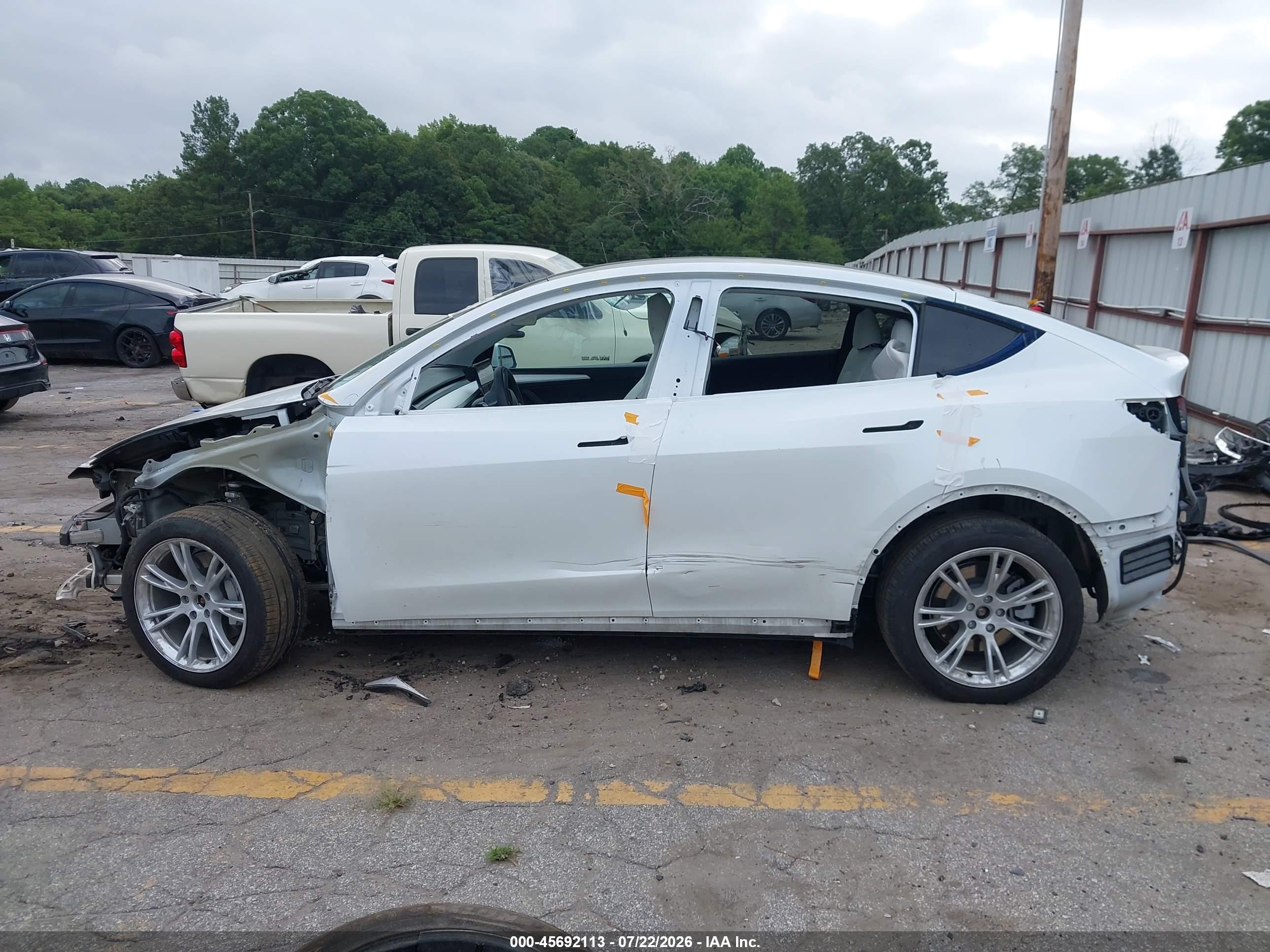 2023 TESLA MODEL Y