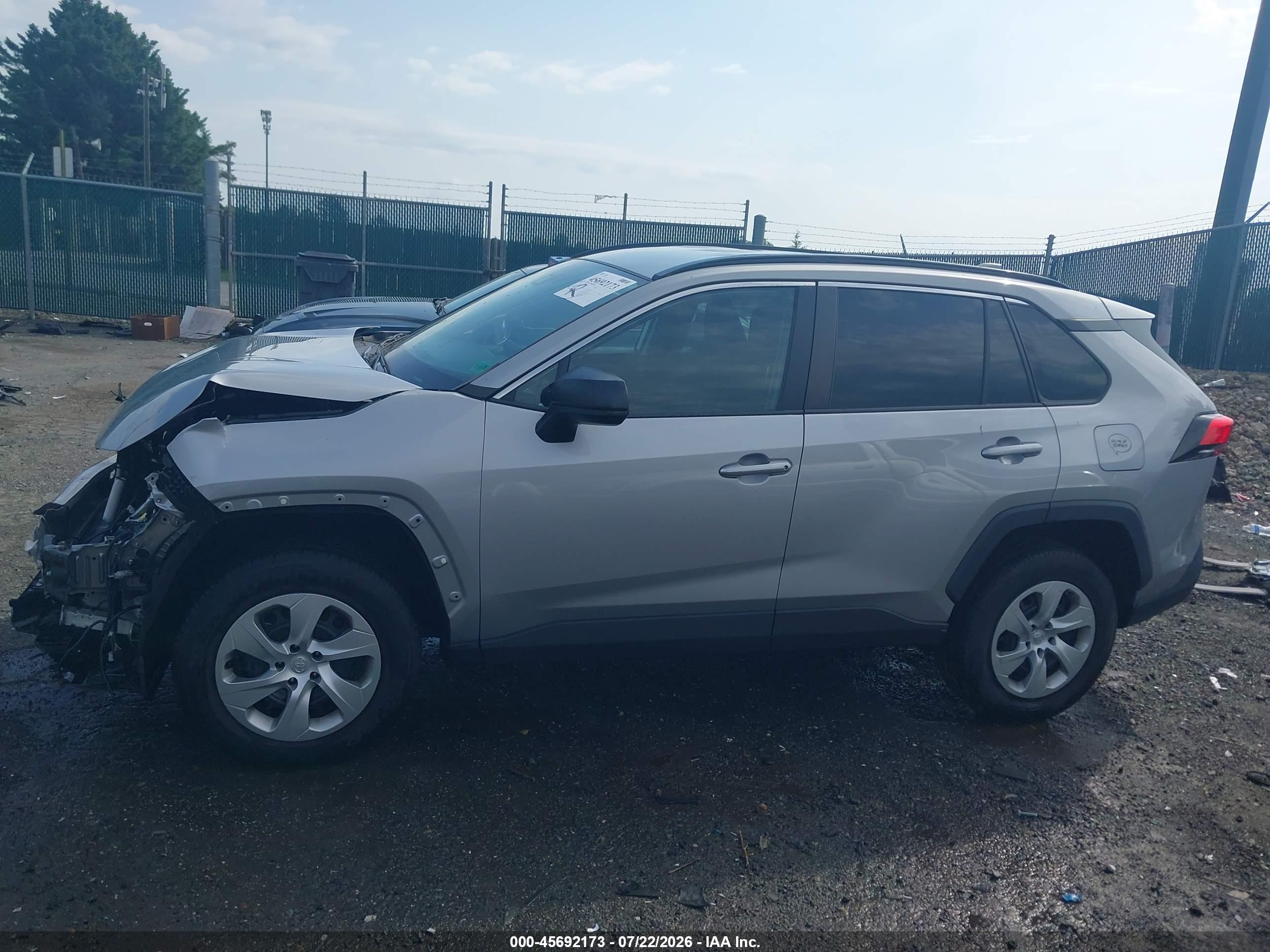 2020 TOYOTA RAV4 LE
