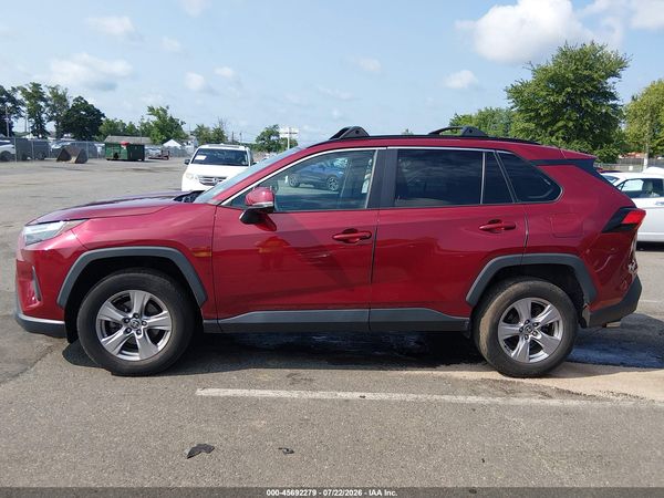 2022 TOYOTA RAV4 XLE