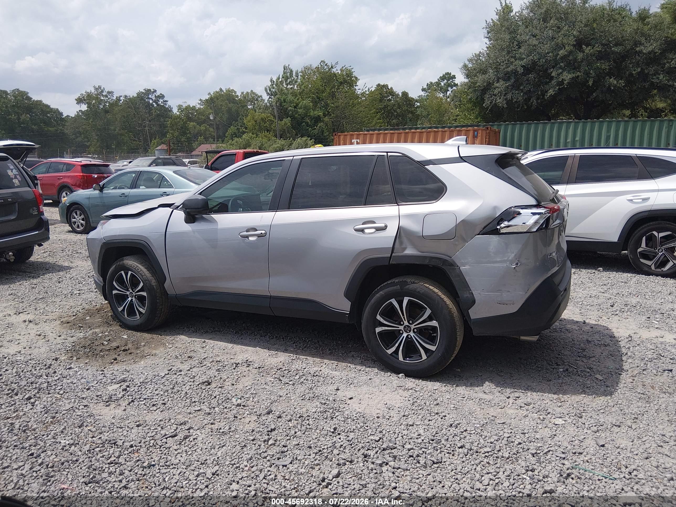 2022 TOYOTA RAV4 LE