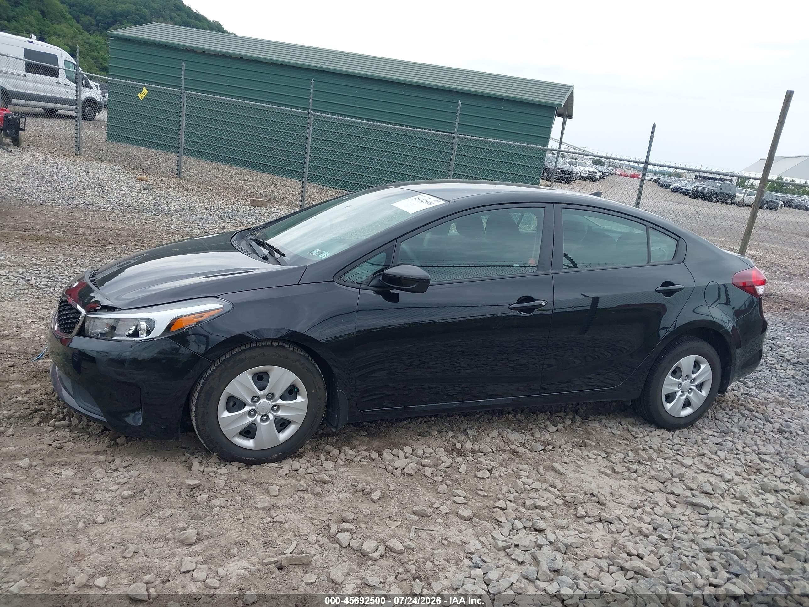 2017 KIA FORTE LX