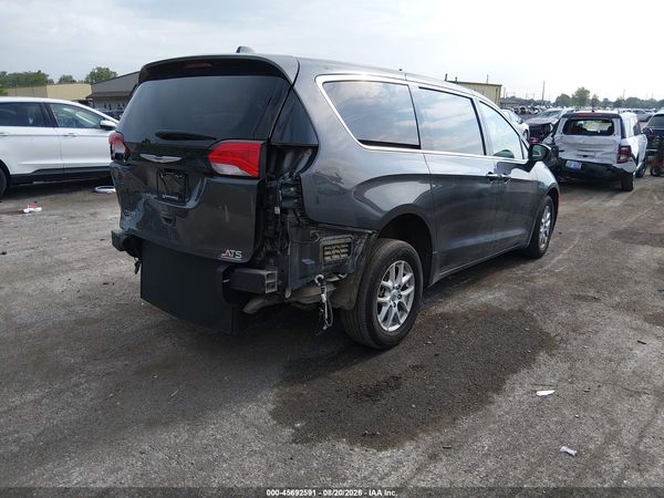 2022 CHRYSLER VOYAGER LX — I4