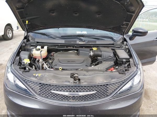 2022 CHRYSLER VOYAGER LX — I10