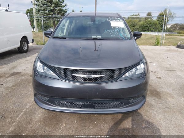 2022 CHRYSLER VOYAGER LX — I115