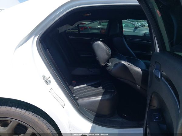2023 CHRYSLER 300 300S — I8