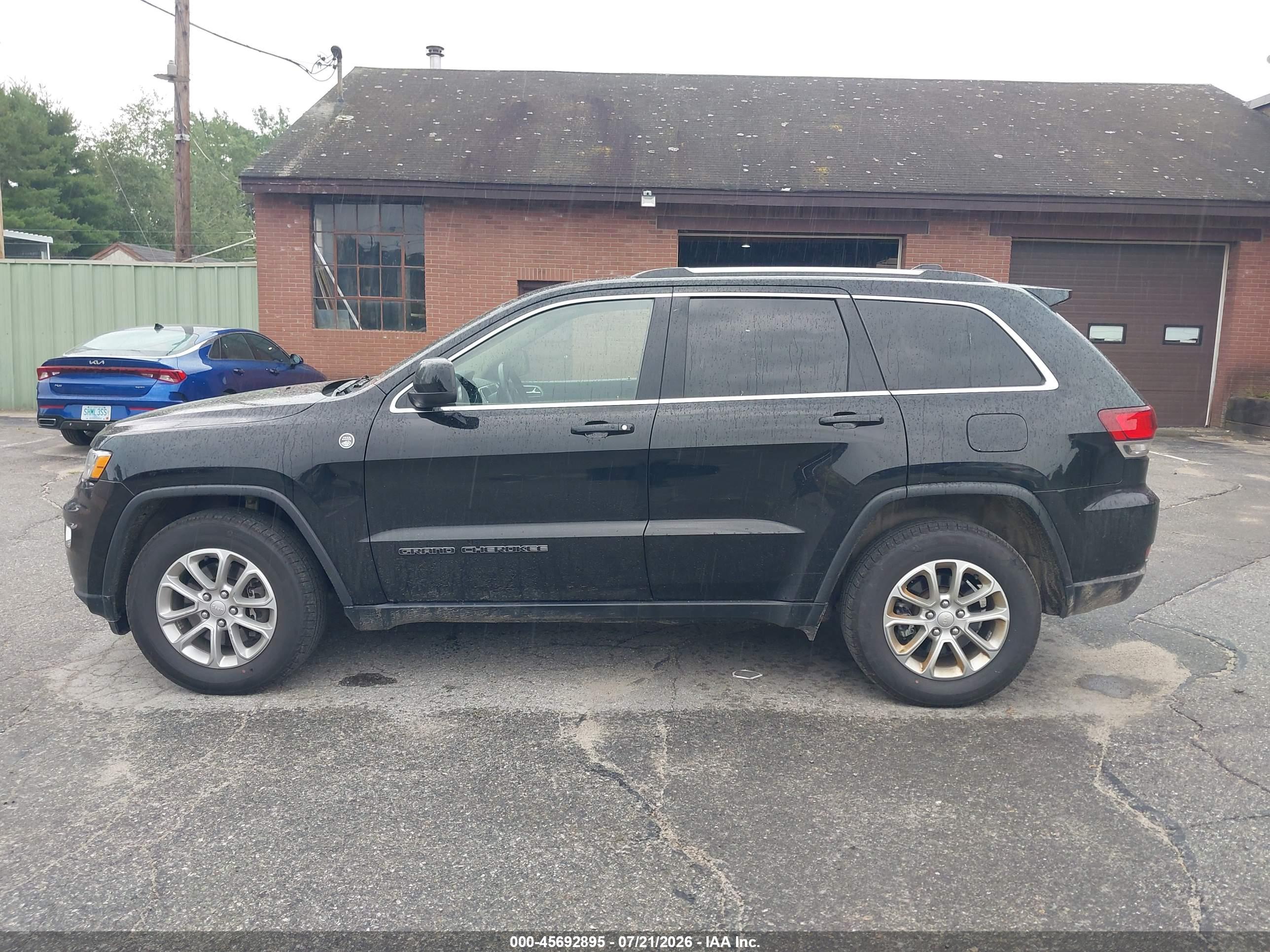 2021 JEEP GRAND CHEROKEE LAREDO E 4X4