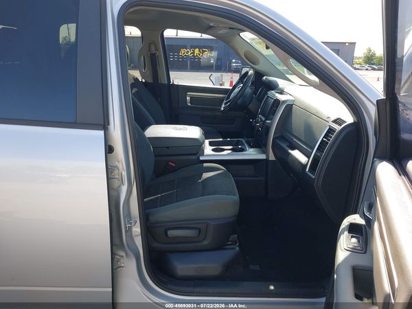 2017 RAM 1500 SLT  4X4 6'4 BOX