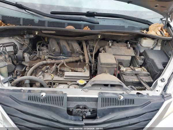 2014 TOYOTA SIENNA LE V6 8 PASSENGER