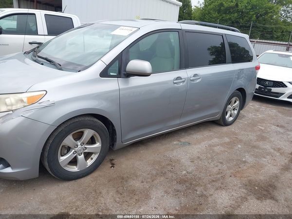 2014 TOYOTA SIENNA LE V6 8 PASSENGER