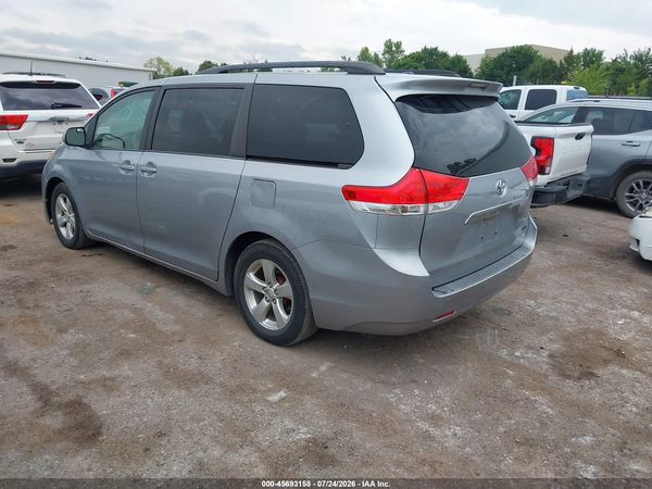 2014 TOYOTA SIENNA LE V6 8 PASSENGER