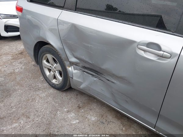 2014 TOYOTA SIENNA LE V6 8 PASSENGER
